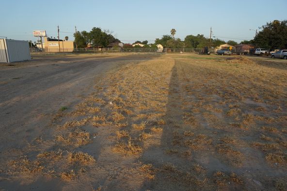 Land For Sale Calton & Springfield - Laredo Tx: 401 W Calton Rd, Laredo, TX 78041